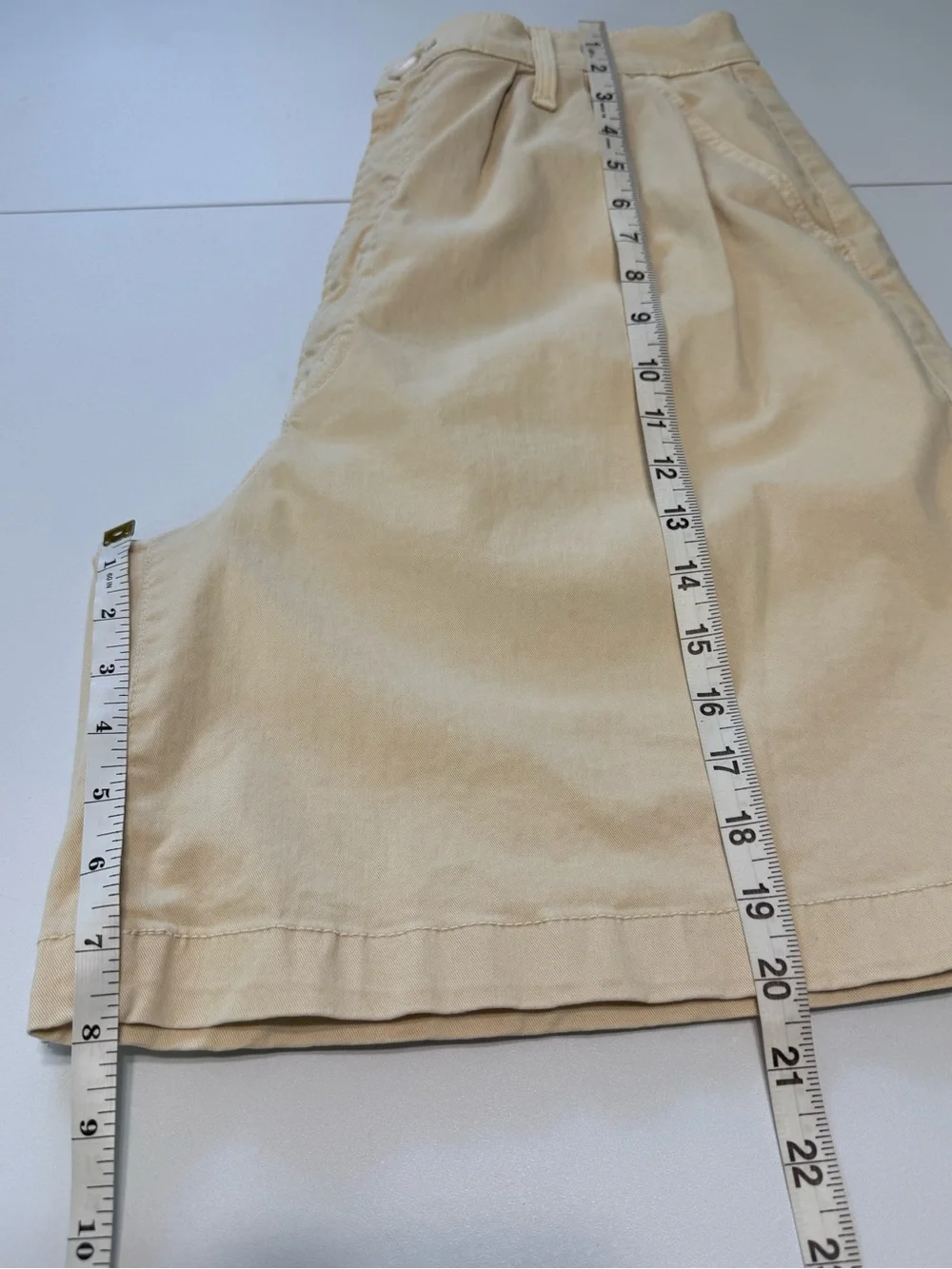 Mother Pleated Catch Beige Bermuda Shorts Women Size 31